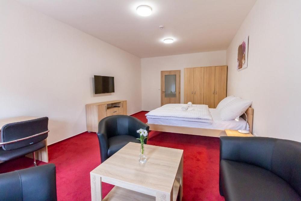 Hotel Ungar スヴィタヴィ エクステリア 写真