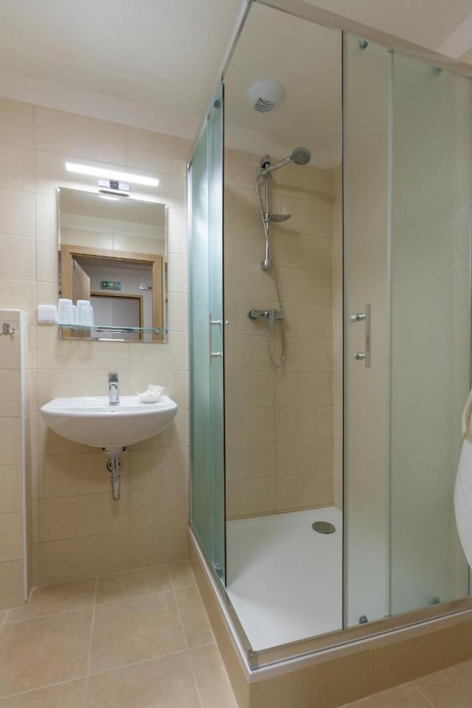 Hotel Ungar スヴィタヴィ エクステリア 写真