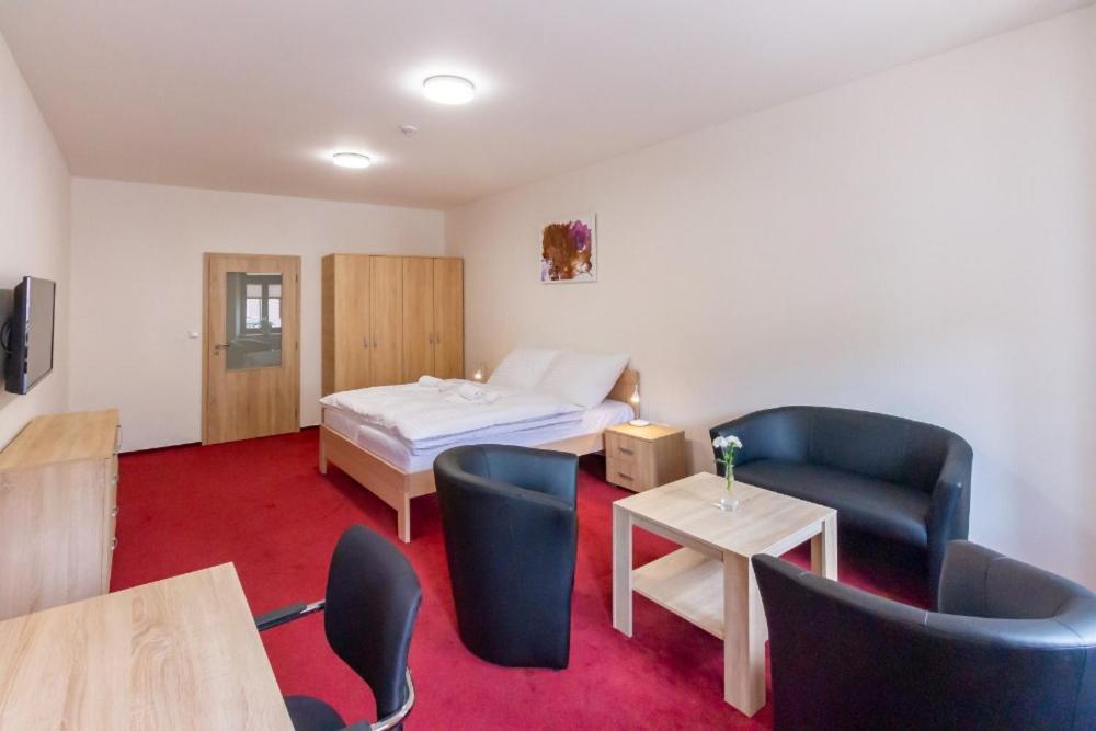 Hotel Ungar スヴィタヴィ エクステリア 写真