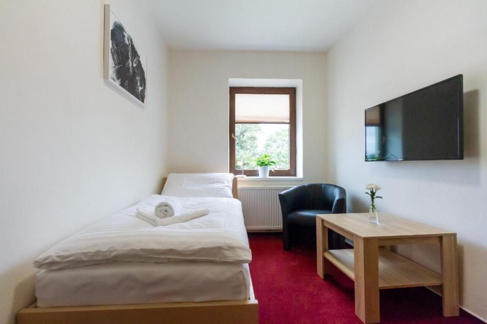 Hotel Ungar スヴィタヴィ エクステリア 写真
